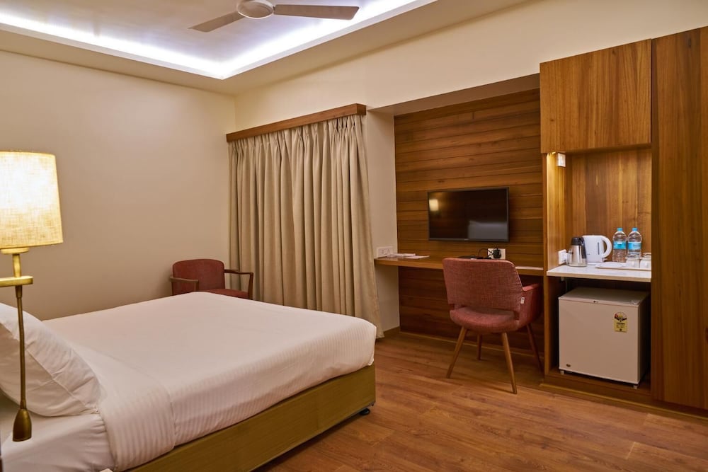 Фото Hotel Atharv