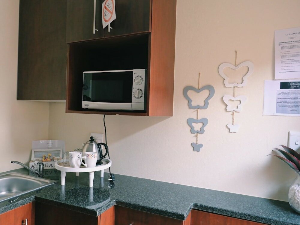 Фото Ledumo Lodge