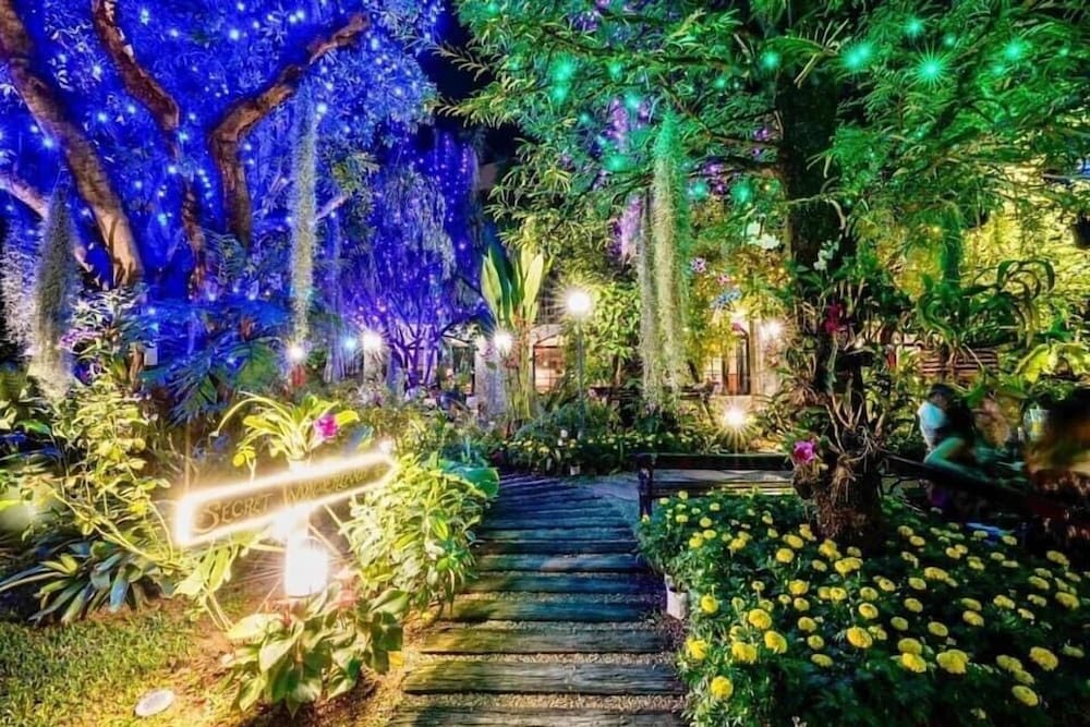 Фото Bangkok Oasis Hotel