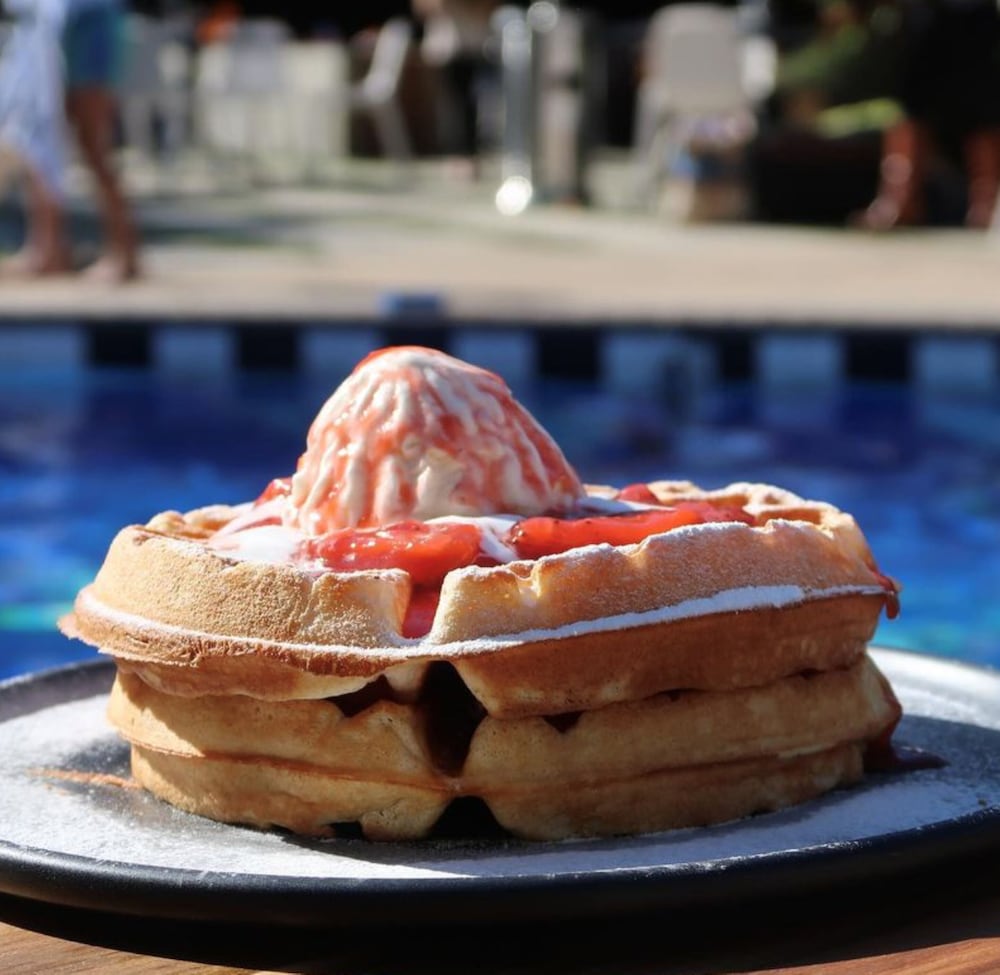 Фото The Phoenix Hotel