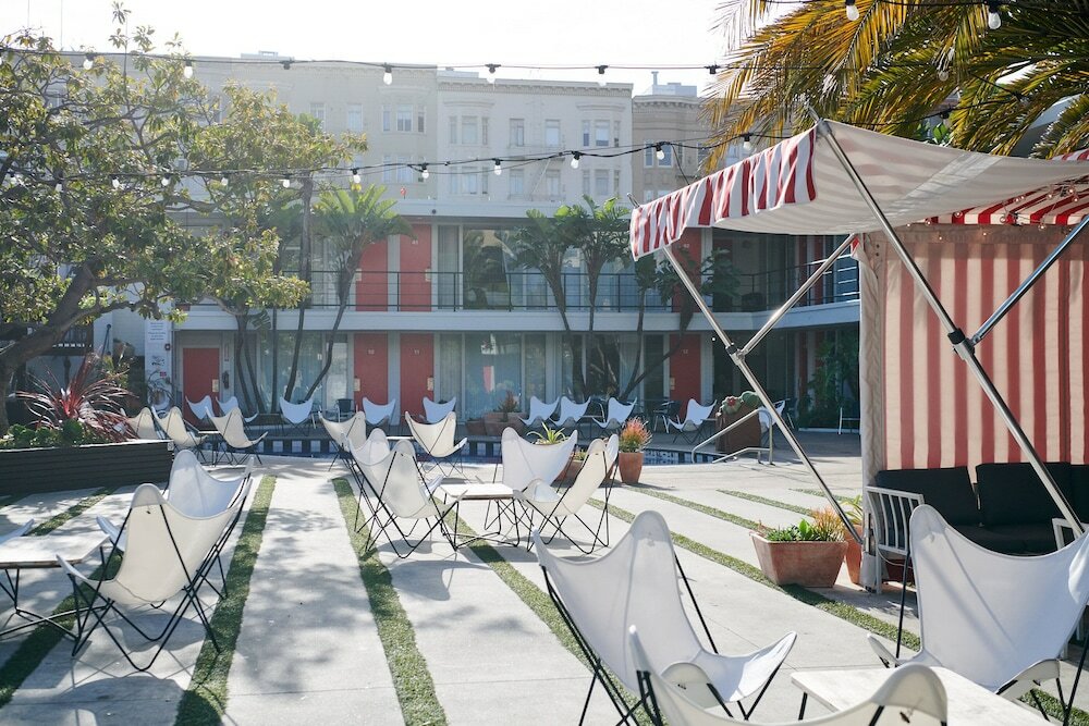 Фото The Phoenix Hotel