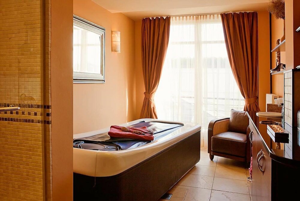 Фото Yachthafenresidenz Hohe Düne