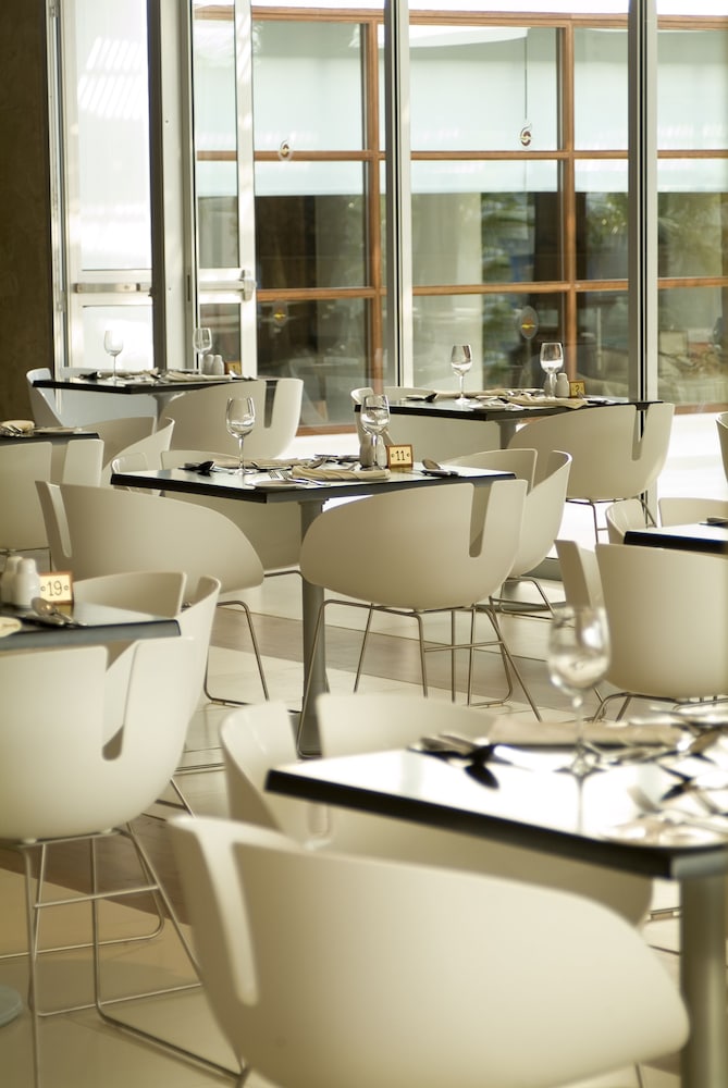 Фото Napa Mermaid Hotel & Suites