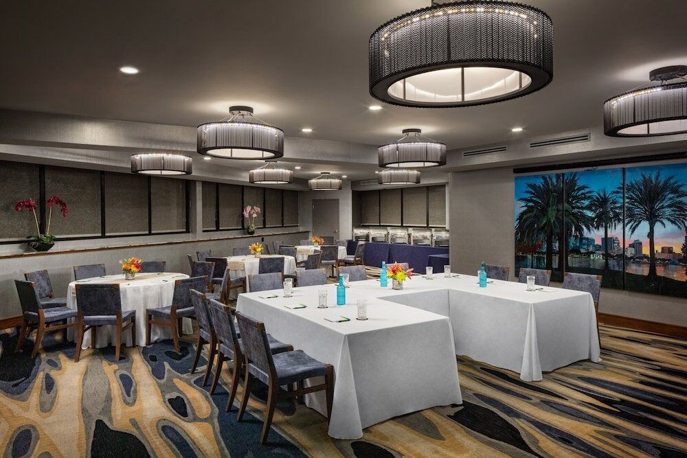 Фото The Delaney Hotel