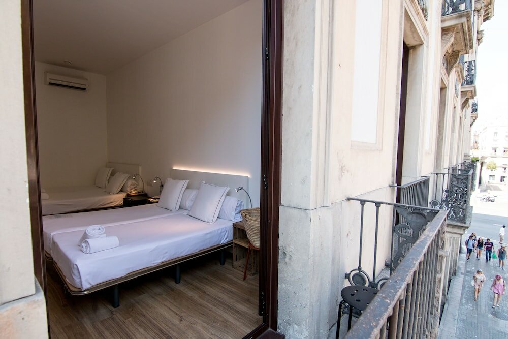 Фото Som Nit Born