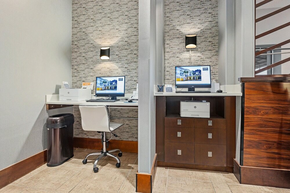 Фото Four Points by Sheraton Jacksonville Baymeadows