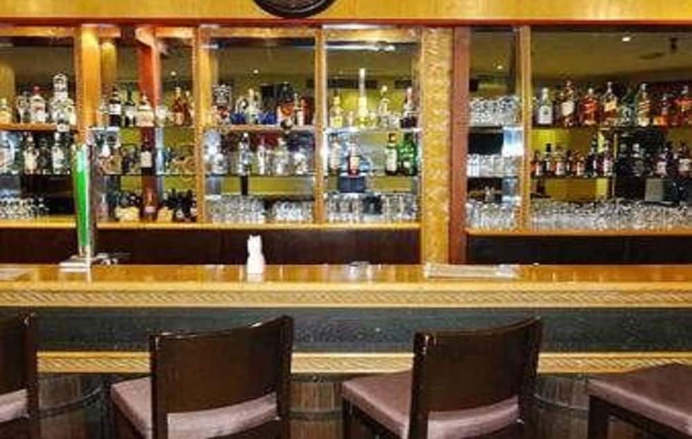 Фото Happy Days Hotel