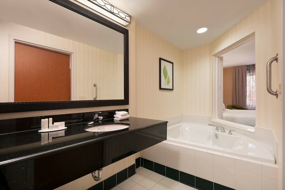 Фото Fairfield Inn & Suites by Marriott Redding