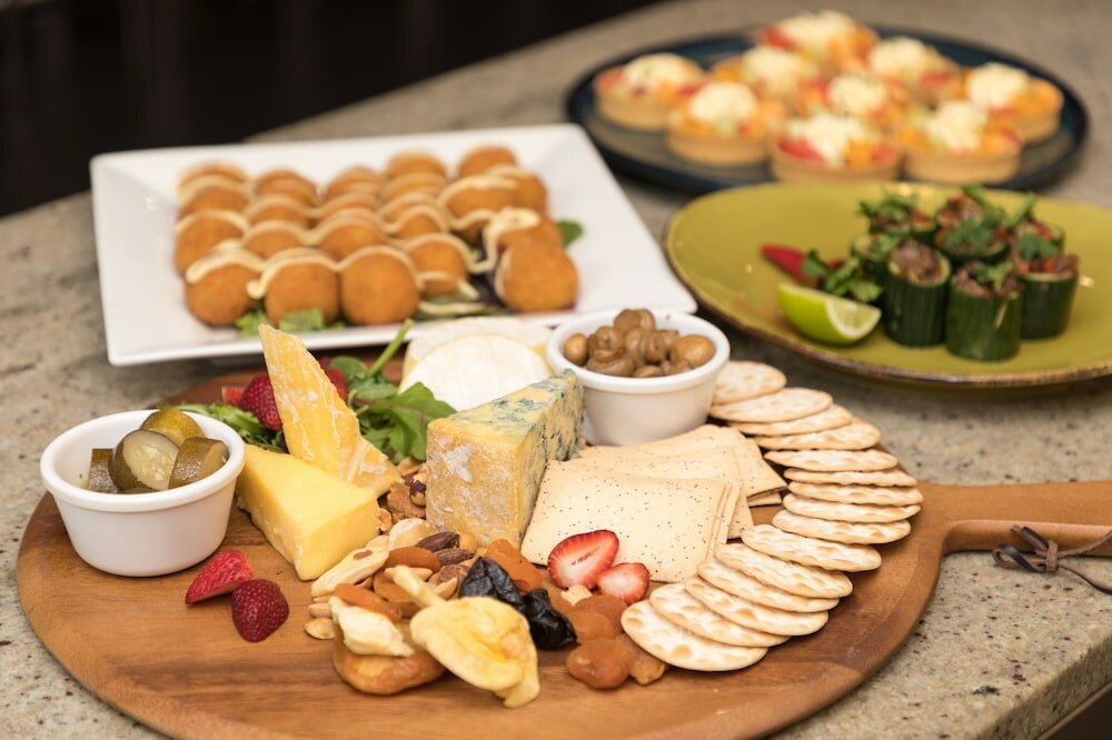 Фото Mawson Lakes Hotel & Function Centre