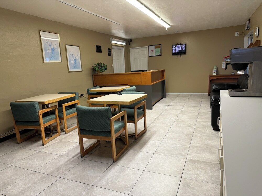 Фото Knights Inn Wendover