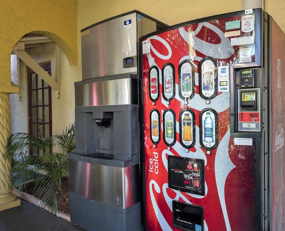 Фото Red Roof Inn Tampa Bay - St. Petersburg