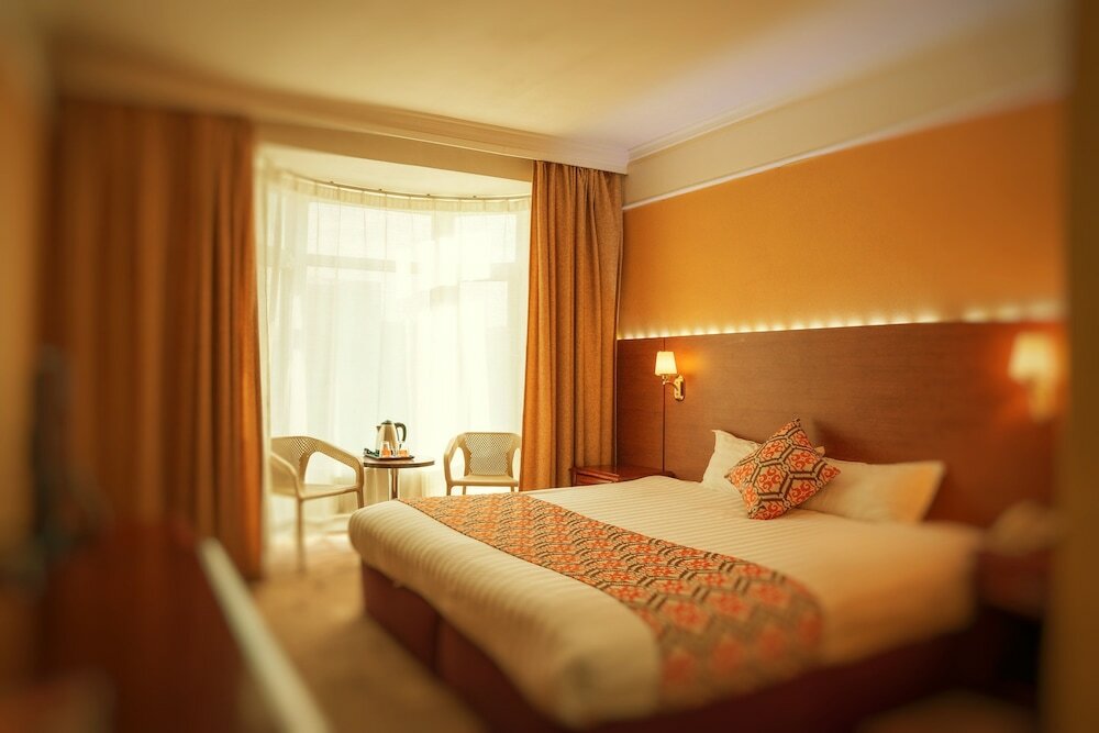 Фото New West Hotel