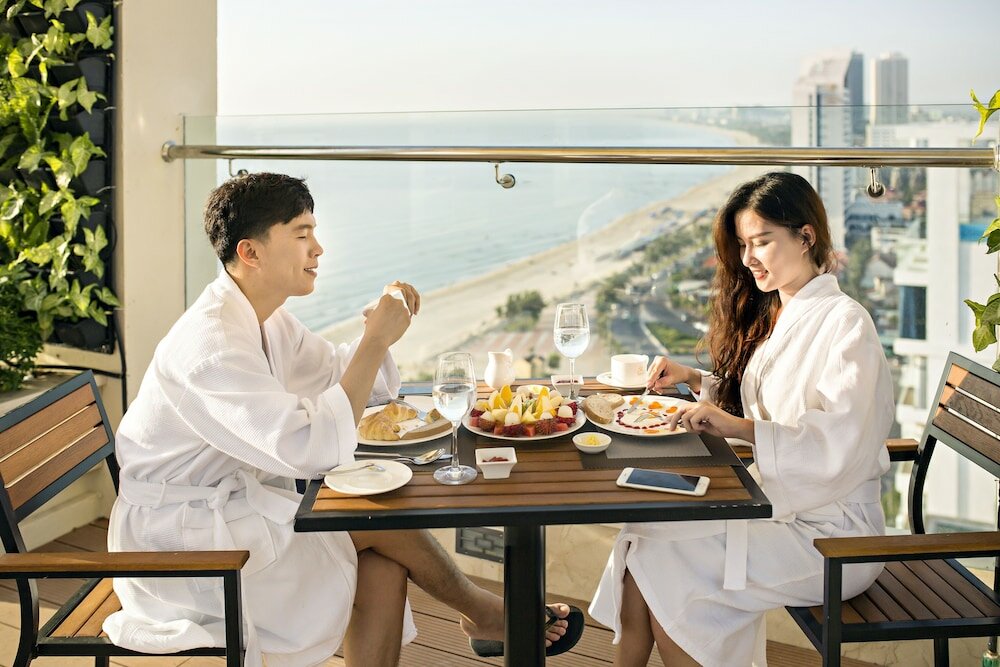 Фото Paris Deli Danang Beach Hotel