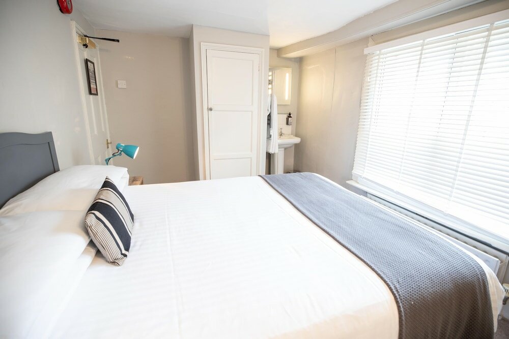 Фото Tower House