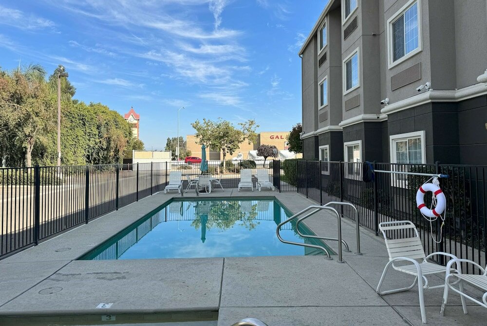 Фото La Quinta Inn & Suites by Wyndham Tulare