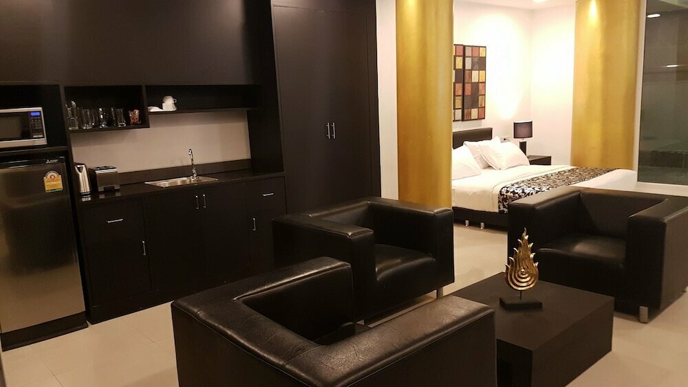 Hotel East Suites, Pattaya, photo