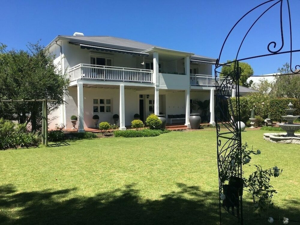 Hotel No. 10 Caledon Street Guest House, George, photo