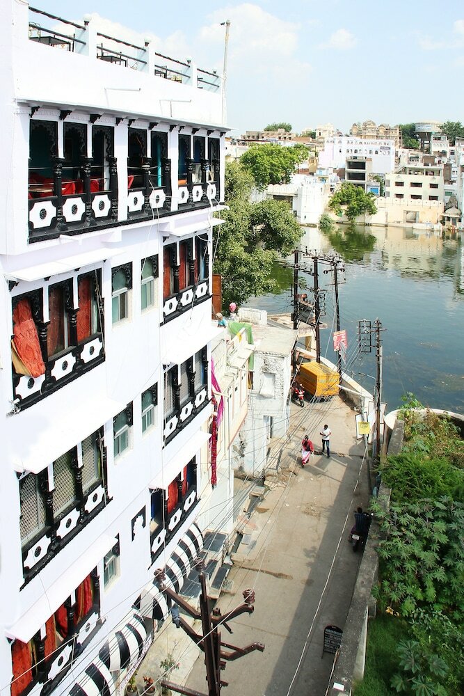 Фото Hotel Hanuman Ghat