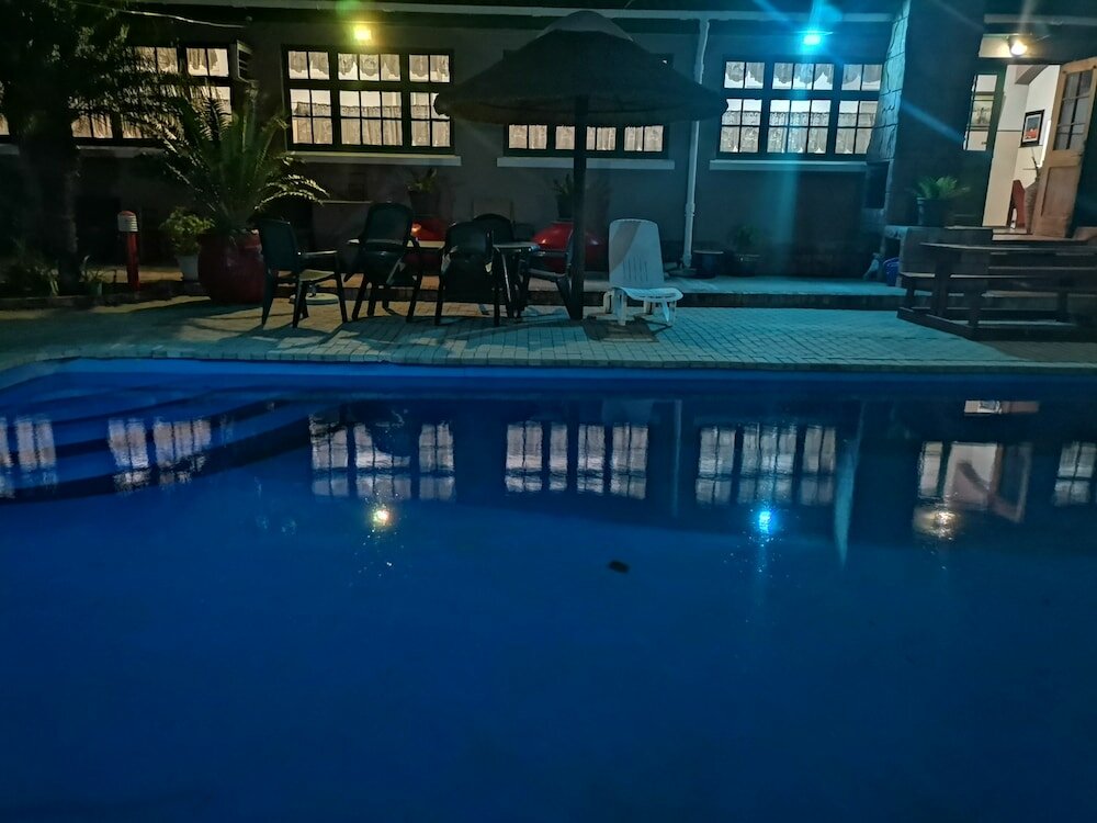 Фото Oasis Country Lodge