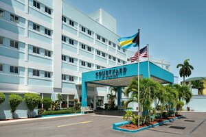 Гостиница Courtyard by Marriott Nassau Downtown/Junkanoo Beach