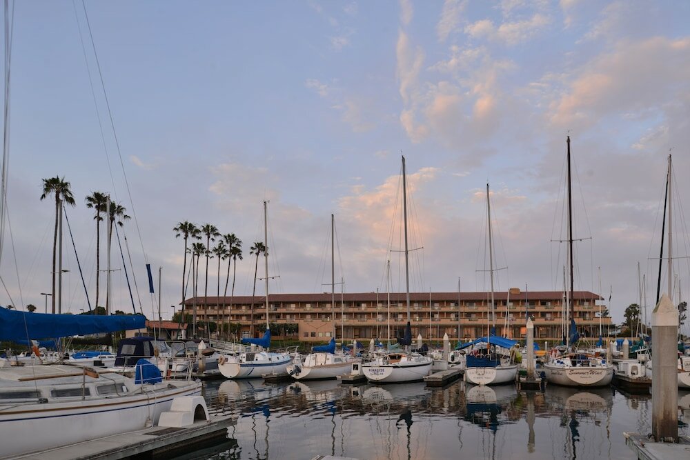 Фото Holiday Inn Express Hotel & Suites Ventura, an Ihg Hotel