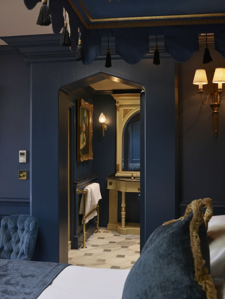 Фото Batty Langley's