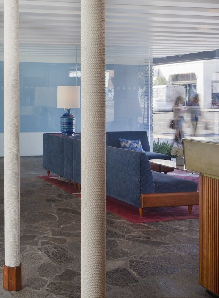 Фото Beverly Laurel Hotel