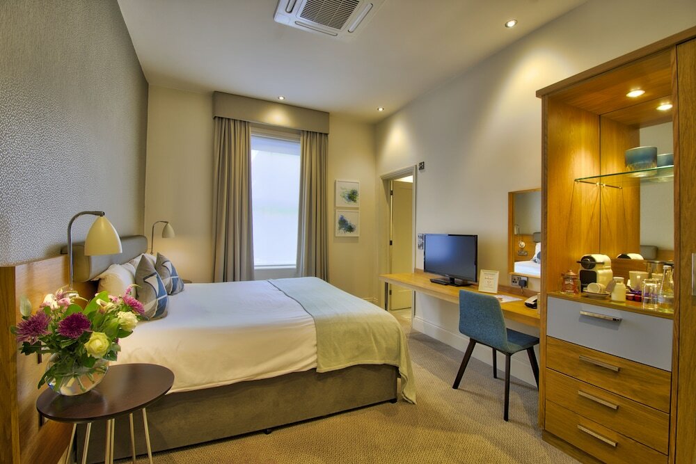 Фото The Orchid Hotel