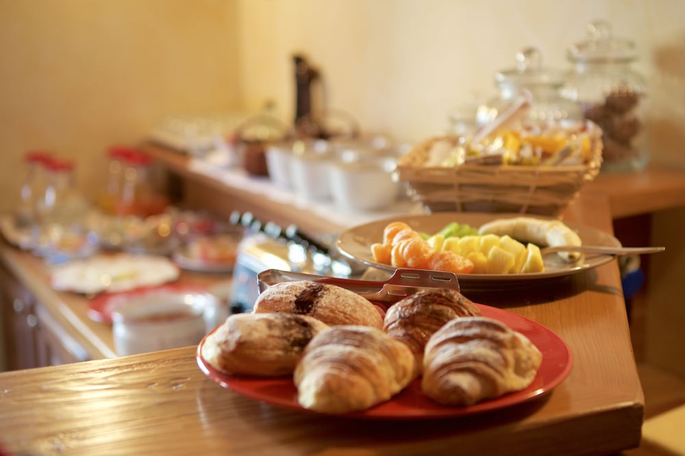 Фото Croux Hotel