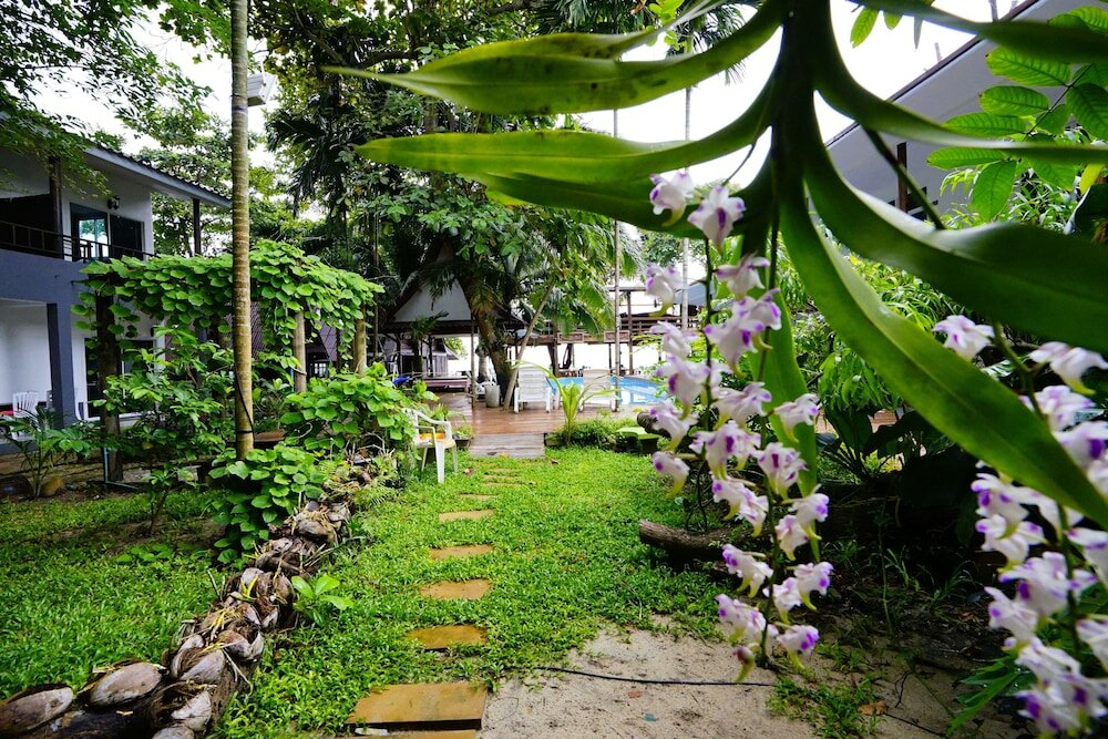 Фото Apple Beachfront Resort