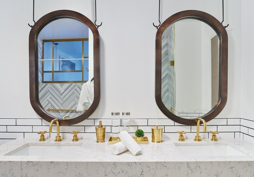 Фото Halcyon - a hotel in Cherry Creek