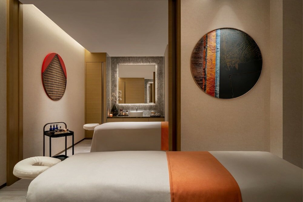 Фото Sheraton Hong Kong Tung Chung Hotel