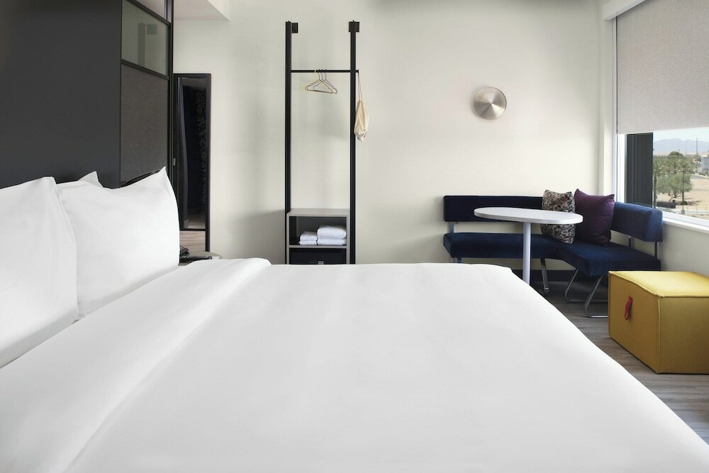 Фото Aloft Glendale at Westgate