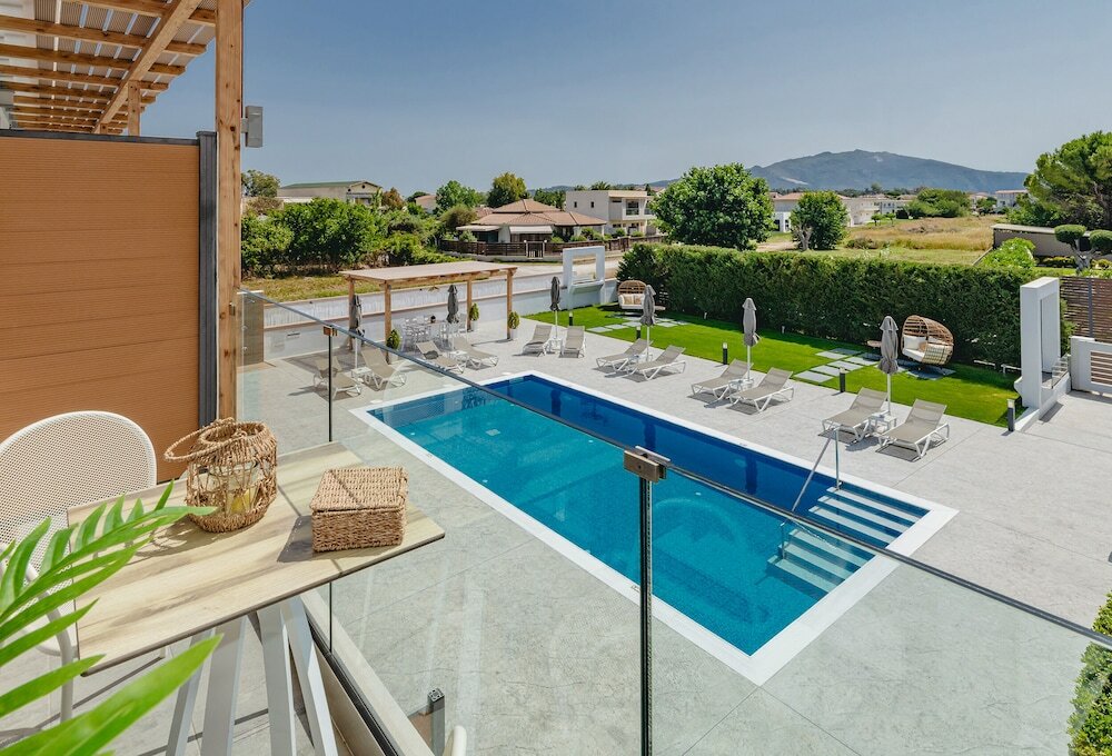 Фото White Canvas Boutique Studios