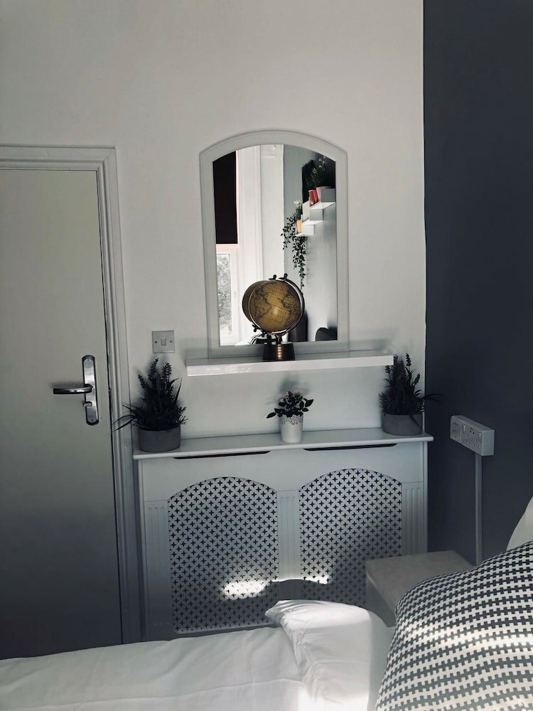 Фото Book a Bed Hostels