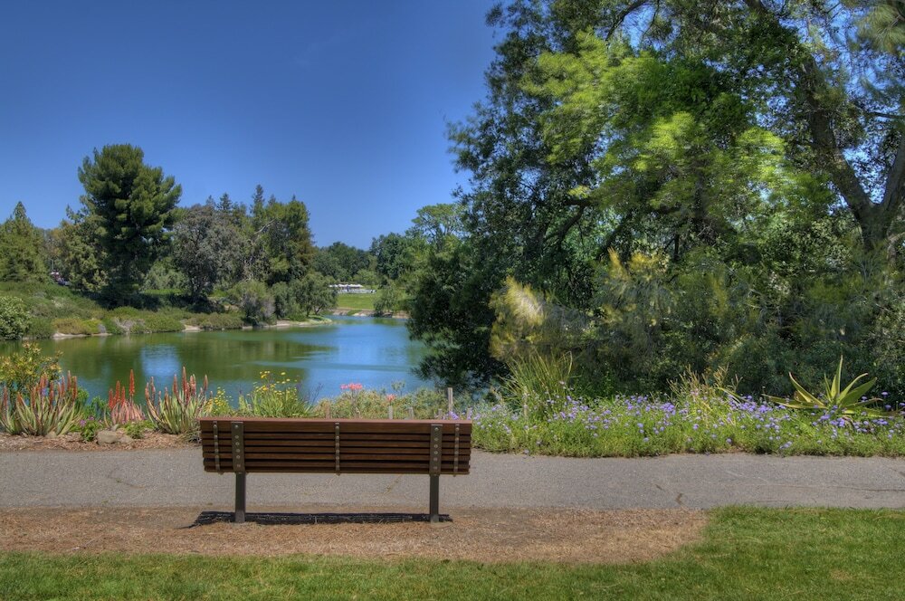 Фото University Park Inn & Suites