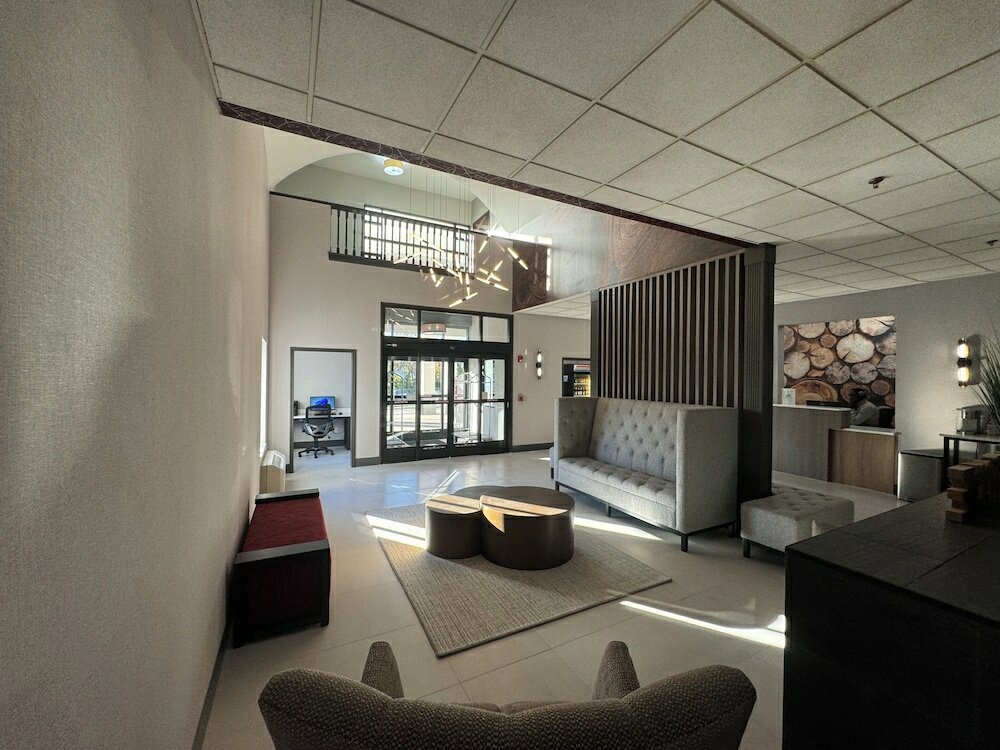 Фото Brentwood Suites