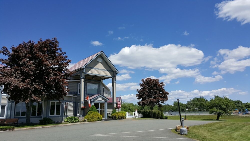 Фото Granite Town Hotel