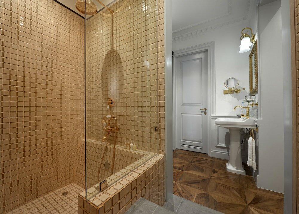 Фото The Gunawarman