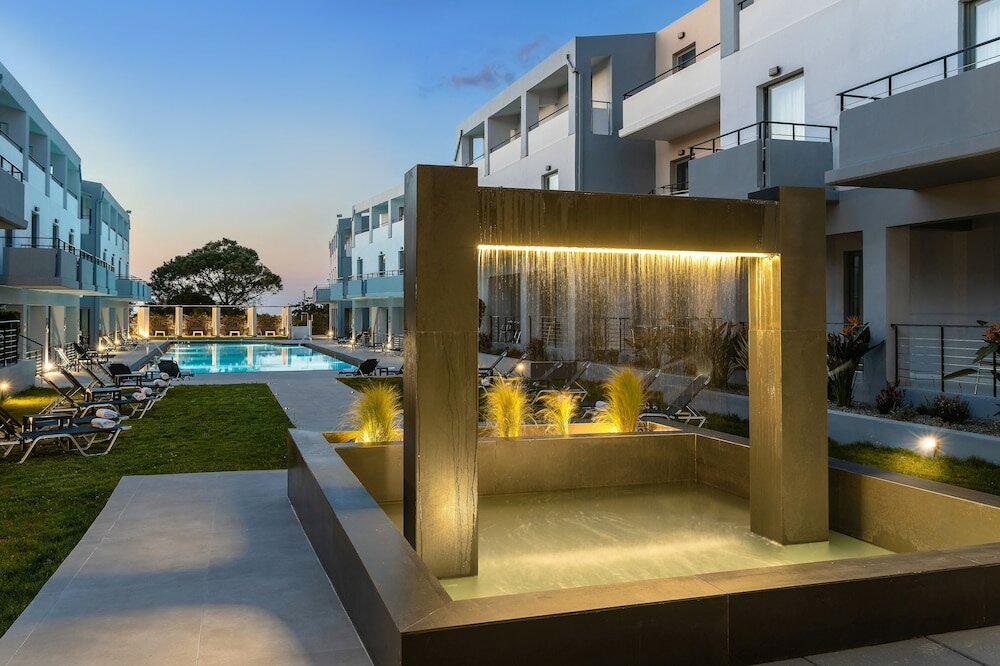 Фото Sunrise Village Hotel