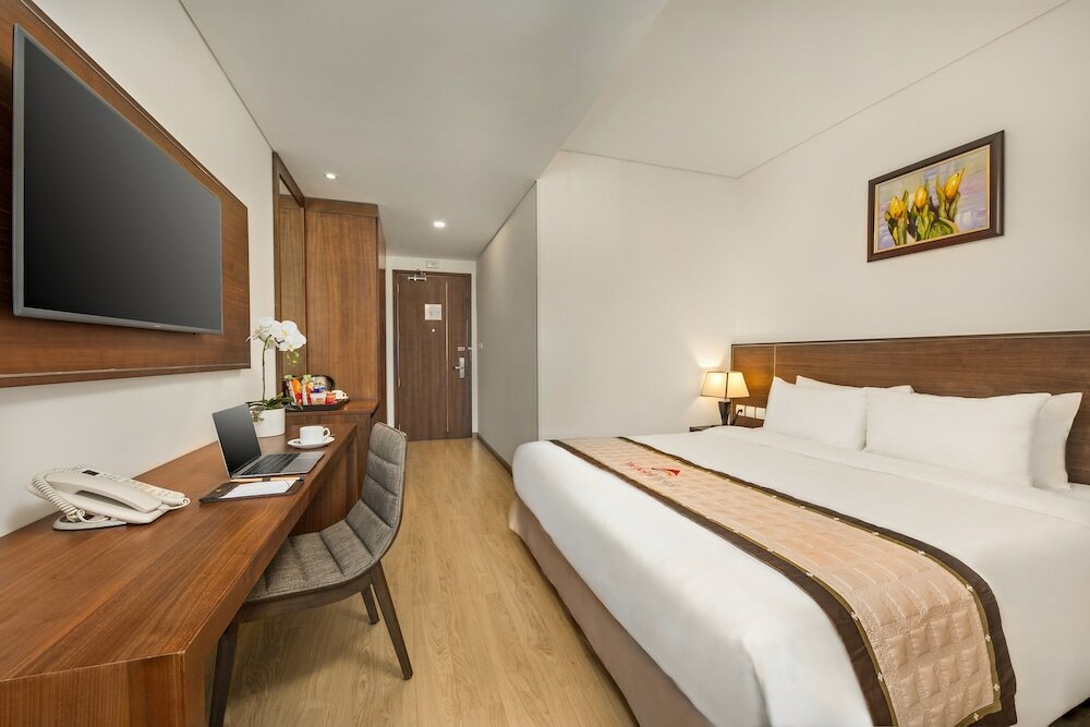 Фото Val Soleil Hotel