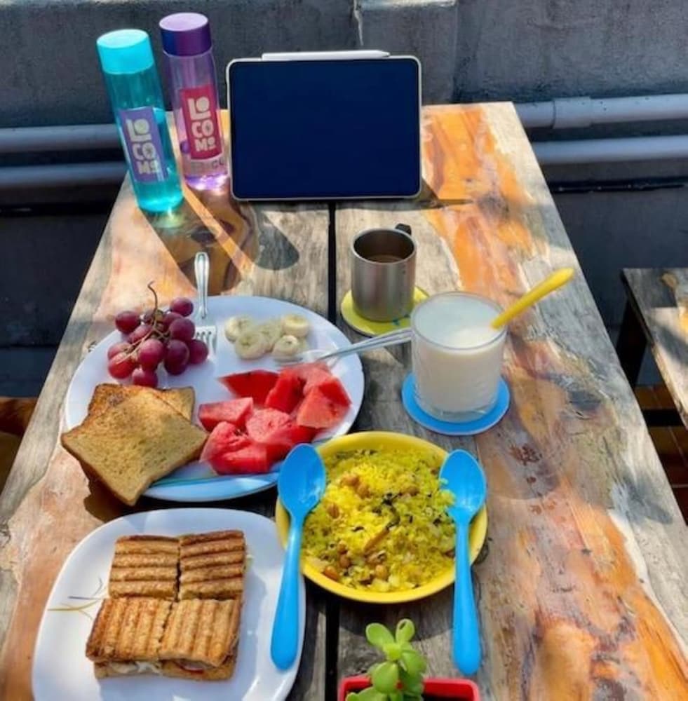 Фото Locomo Hostel - Mumbai