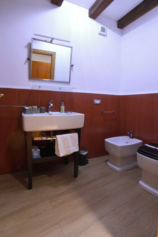 Фото St. Peter' Six Rooms & Suites