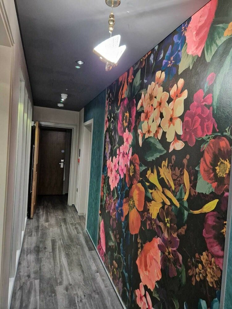 Фото London Court Hotel