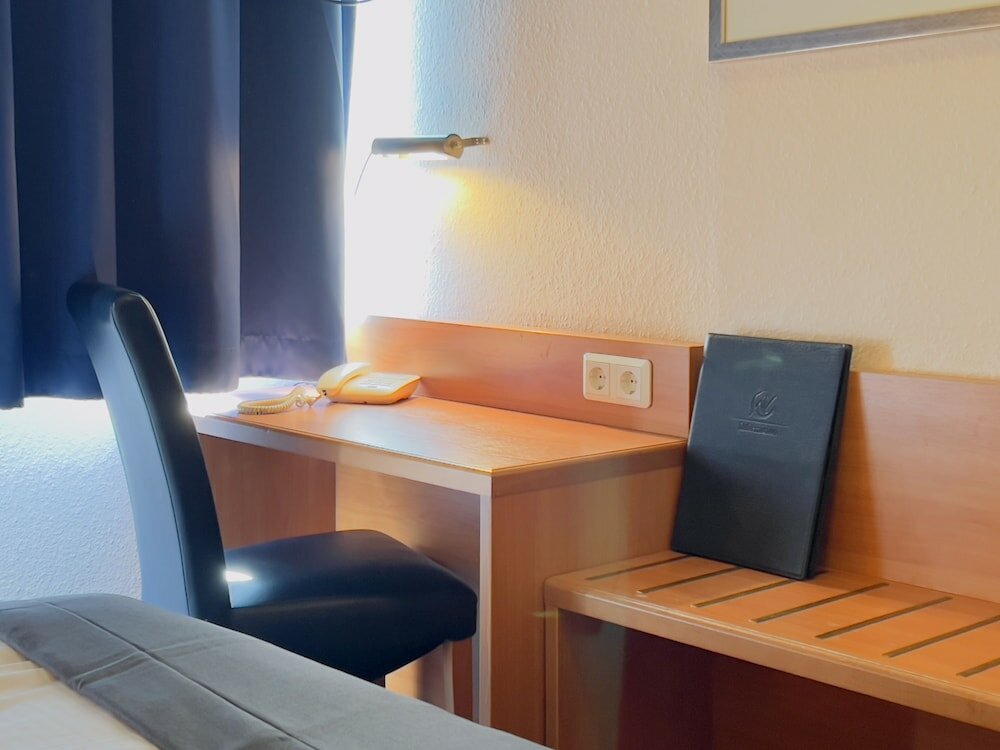 Фото Elbbrücken Hotel