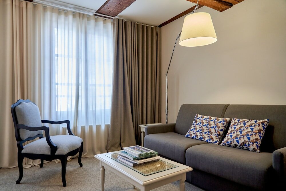 Фото La Maison des Têtes