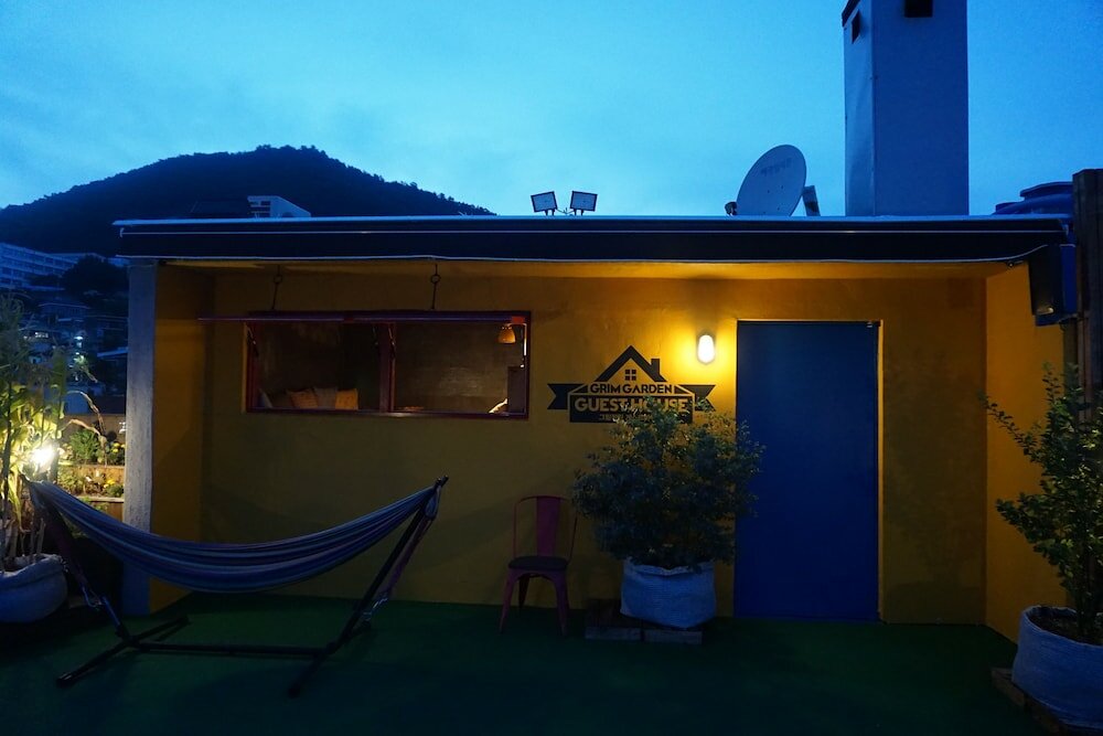 Фото Grim Garden Guest House