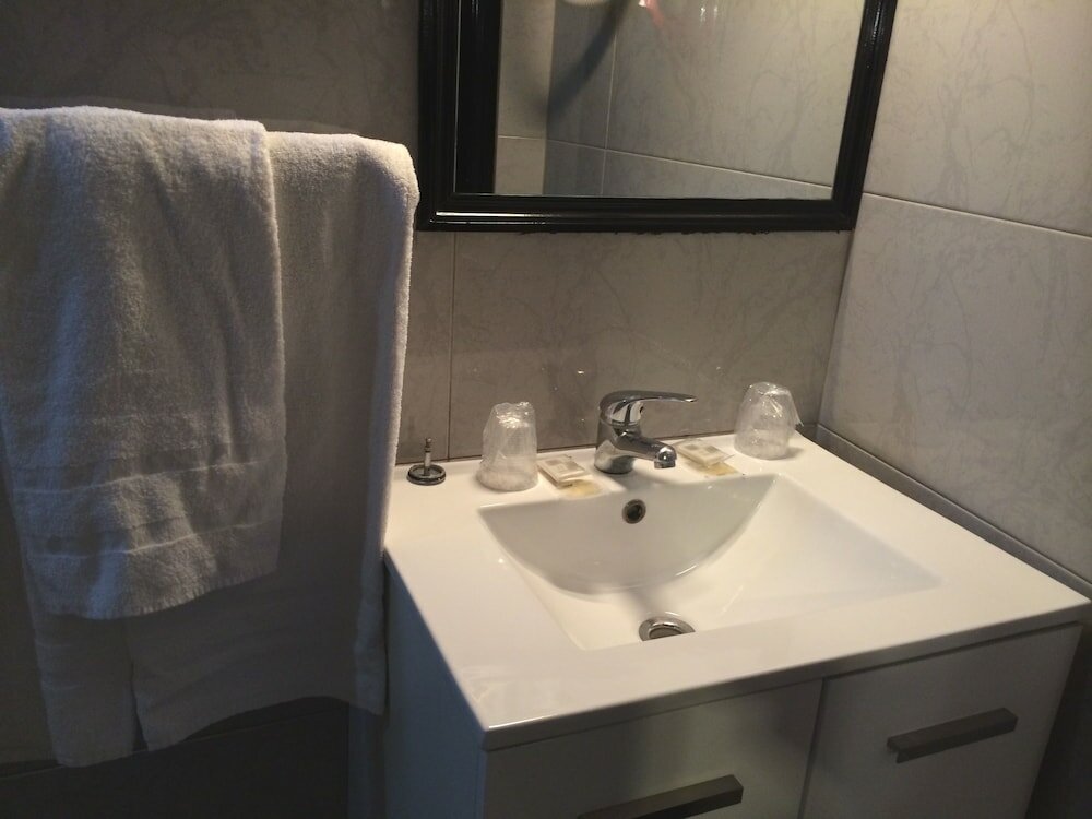 Фото Hipotel Paris Voltaire Bastille