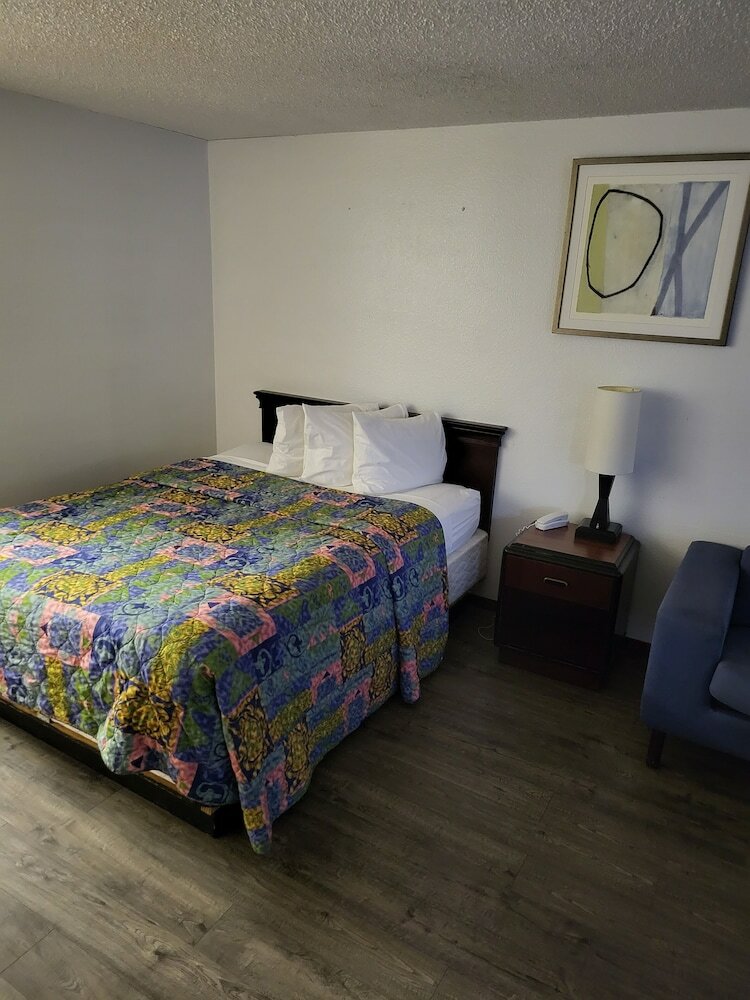 Фото Smokey Point Motor Inn