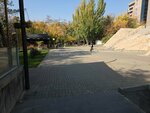 Yeritasardakan (Moskovyan Street, 6/3), park